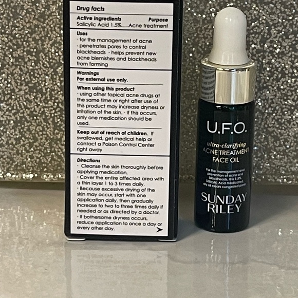 5 for $25 item๐บ Mini Sunday Riley UFO Clarifying U.F.O. Acne Treatment Face Oil - Picture 3 of 4